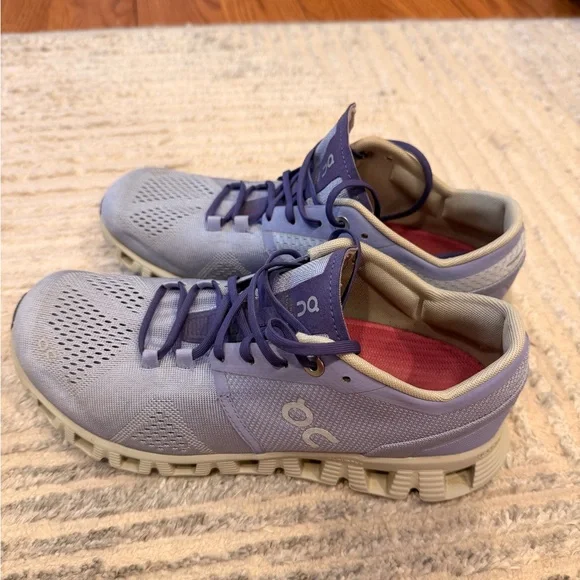 On cloud - Picture 2 of 8